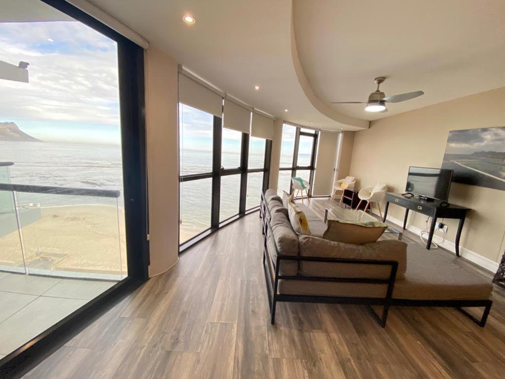 Loddey'S Self Catering Apartments - By Beach Collection Strand Esterno foto